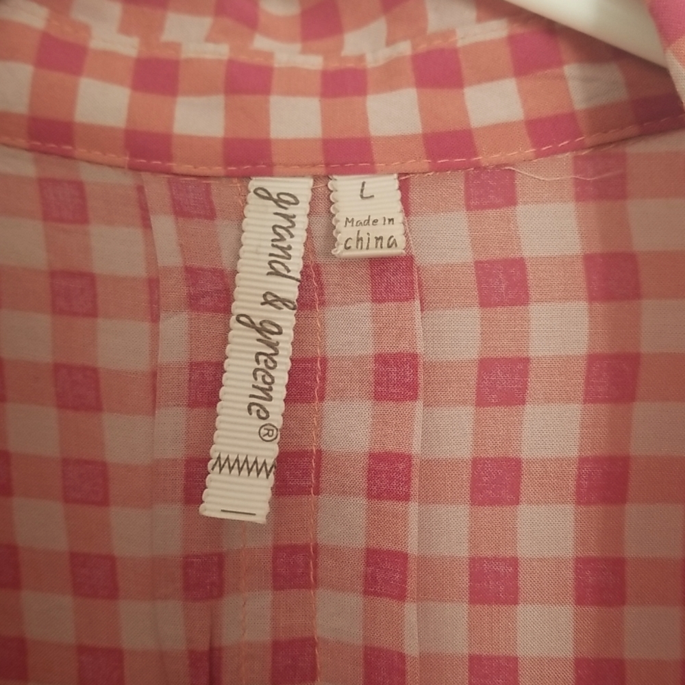 Light and airy blouse. 3/4 sleeve or roll up. Mellow pink, orange and beige. - Picture 2 of 4